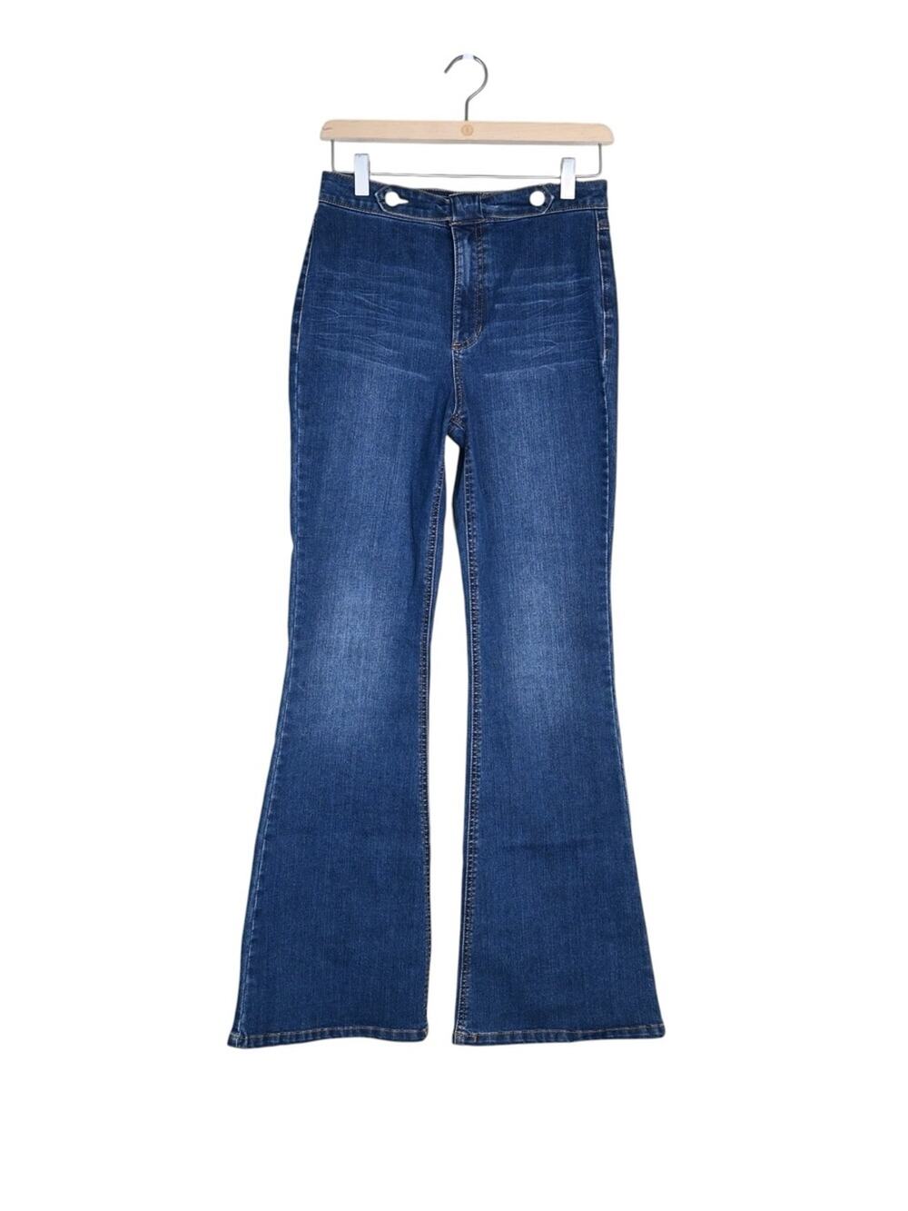 Gianni Bini Women's 9 Clasp Zip 2 Button Close High Rise Flare Jean